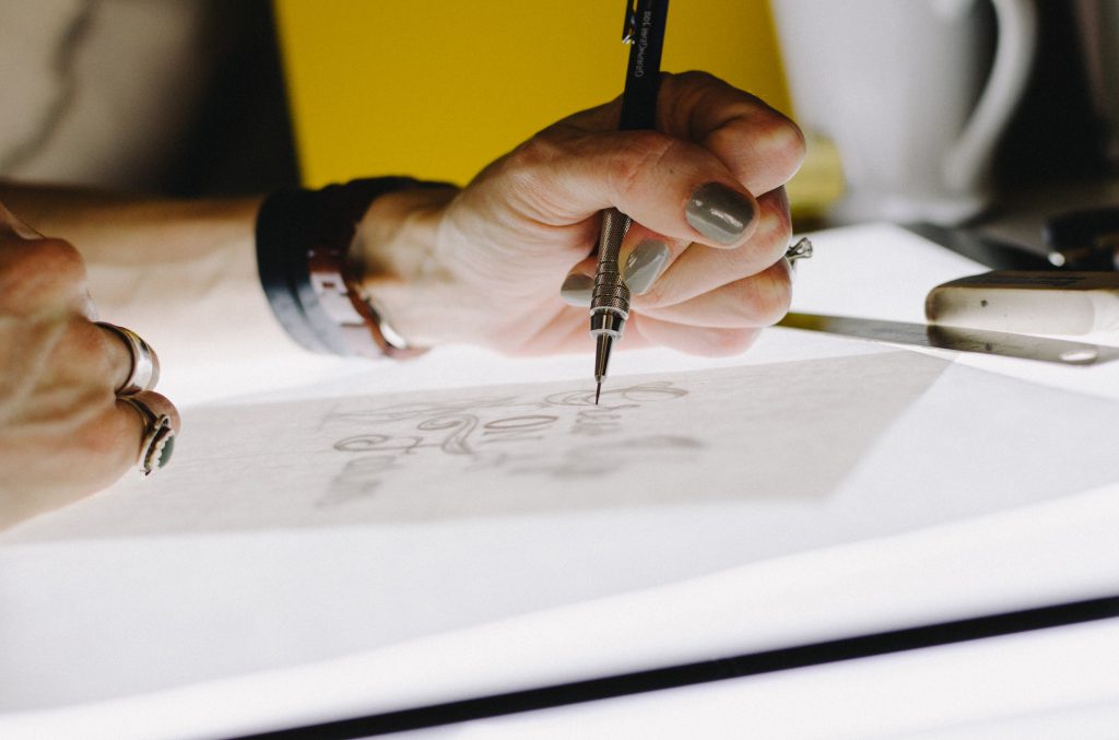 تفاوت طراحی و دیزاین: Sketching, Drawing, vs Design طراح طراحی