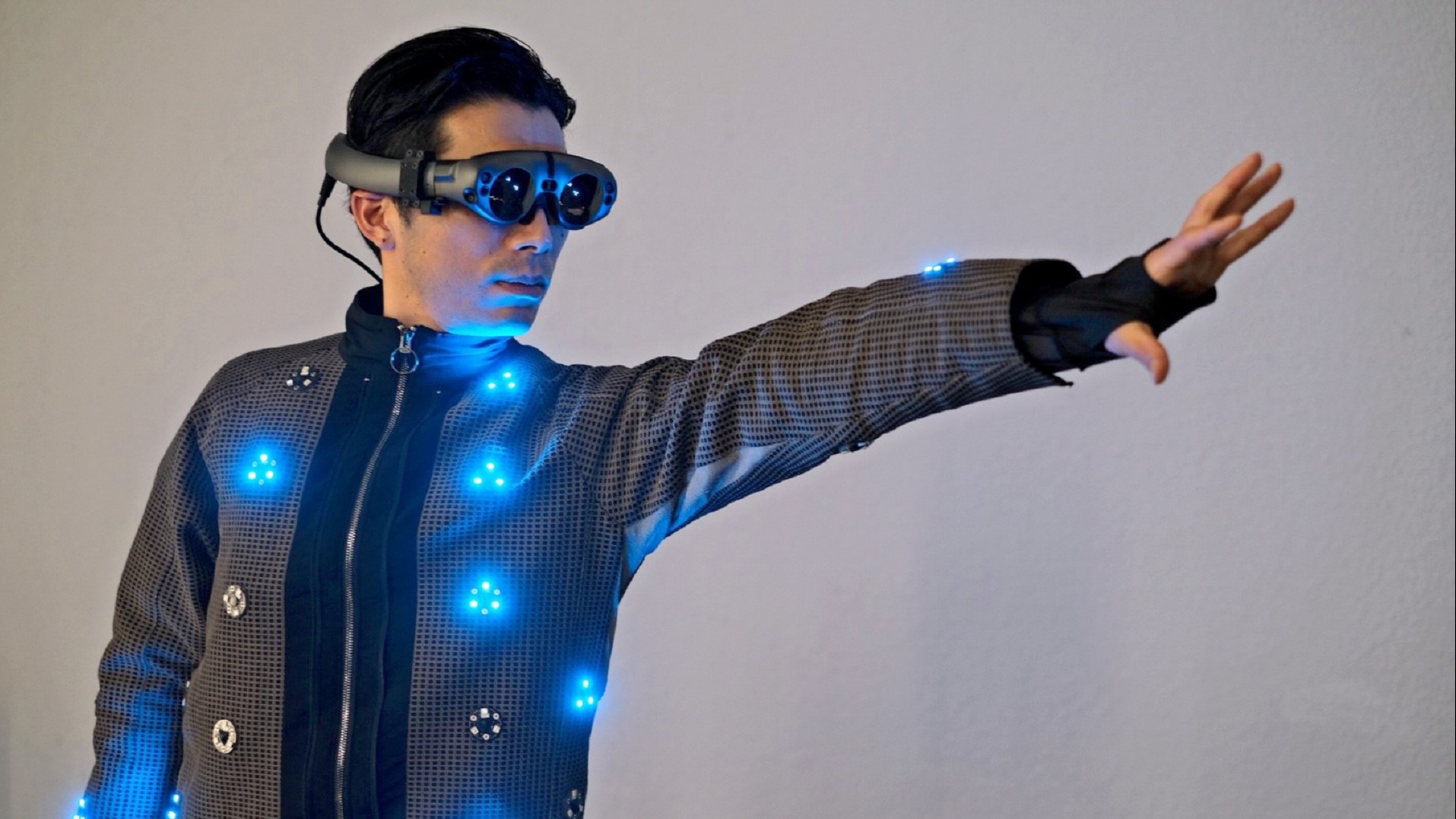 طراحی پوشاک: خلق تنپوشها، گجتها و لباسهای هویتساز | Fashion Wearable رشته طراحی پوشش و استایل (فشن) Fashion Design