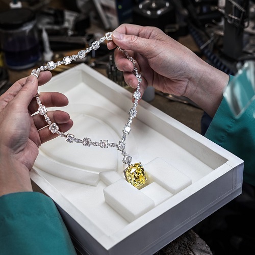 طراحی جواهرات: از ایده تا درخشش در دنیای مد | jewelry Design Tiffany-Diamond-الماس درخشان برند تیفانی