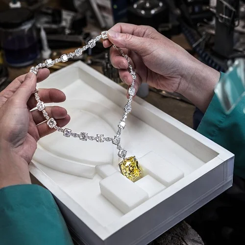 Tiffany-Diamond-الماس درخشان برند تیفانی