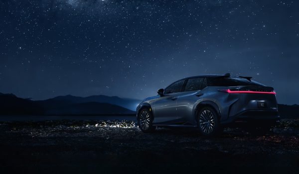 طراحی خودرو لکسوس rz450e