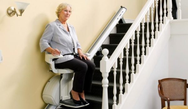 Creative House Improvement پله پیما محصولات توانبخشی آسان‌سازان معرفی صندلی پله‌پیما (StairLift)