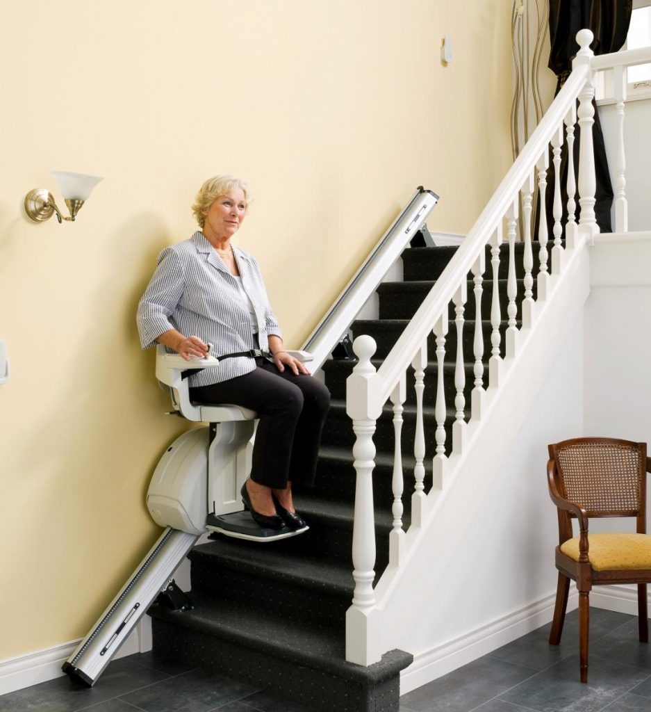 معرفی صندلی پلهپیما (StairLift) Creative House Improvement پله پیما محصولات توانبخشی باشگاه طراحی و پرورش محصول معرفی صندلی پلهپیما (StairLift)