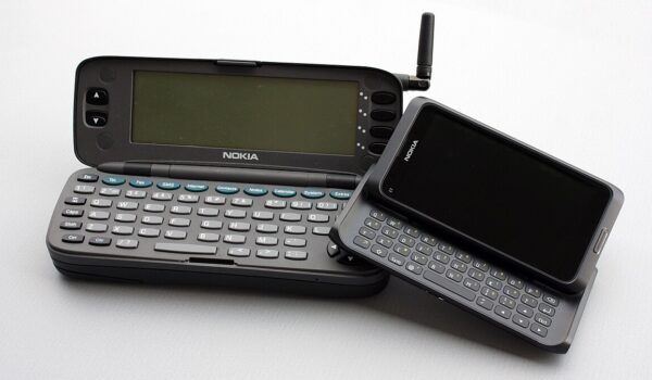 طراحی محصولات نوکیا Nokia 9000 Communicator E7 آسان: باشگاه طراحی و پرورش محصول نوکیا: پادشاه رابط کاربری سخت‌افزاری و آیکن‌های جیبی