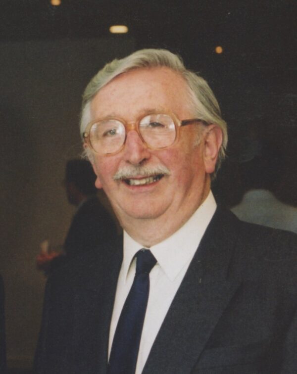 گادفری هانسفیلد | Sir Godfrey Hounsfield radiology-hounsfield- هاستفیلد