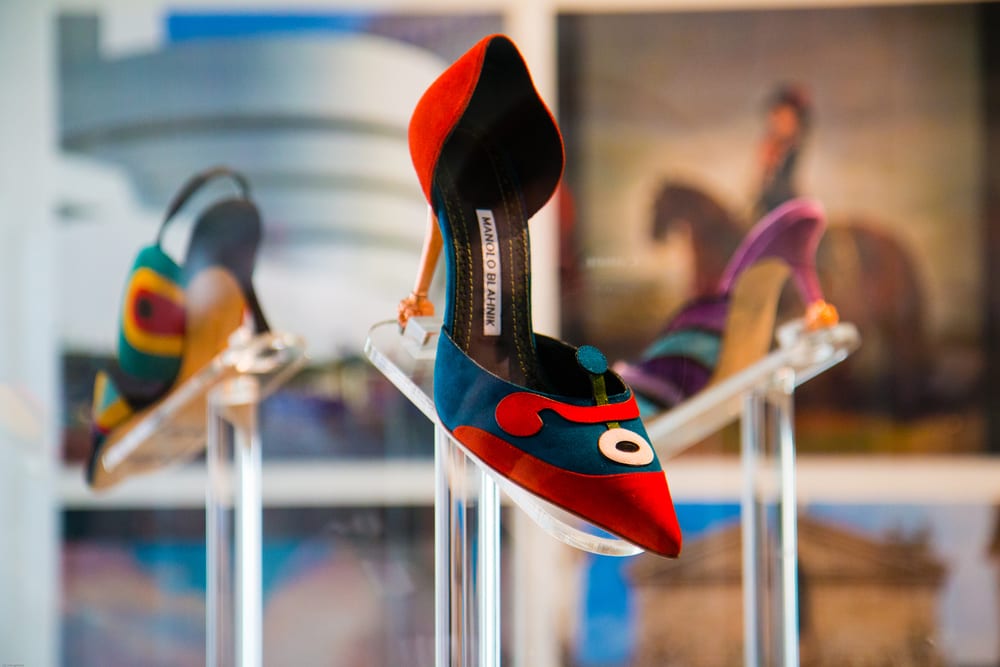 ✦ مانولو بلانیک: سلطان پاشنههای افسانهای! 🎩👠 | Manolo Blahnik طراحی کفش