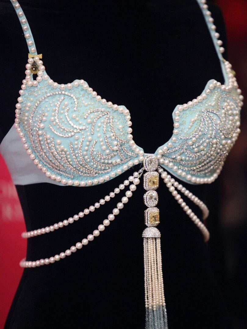 کاستوم جدید ویکتوریا سکرت از مجموعه "Fantasy Bra" ویکتوریا سکرت - لباس زیر