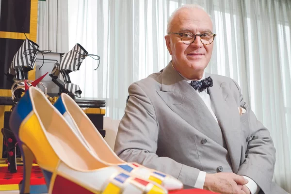 ✦ مانولو بلانیک: سلطان پاشنههای افسانهای! 🎩👠 | Manolo Blahnik مانولو بلانیک| Manolo Blahnik
