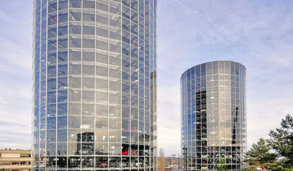 پارکینگ مکانیزه شیشه ای فولکس واگن