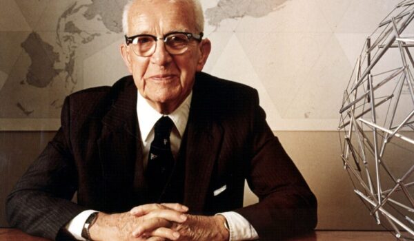 fuller 1024x694 1 آسان‌سازان باکمینستر فولر: معمار آینده | Buckminster Fuller