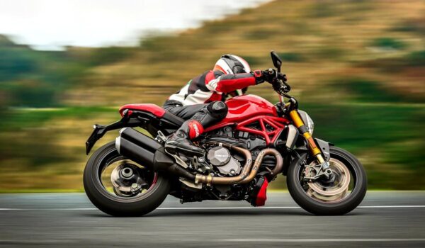 موتور دوکاتی مانستر