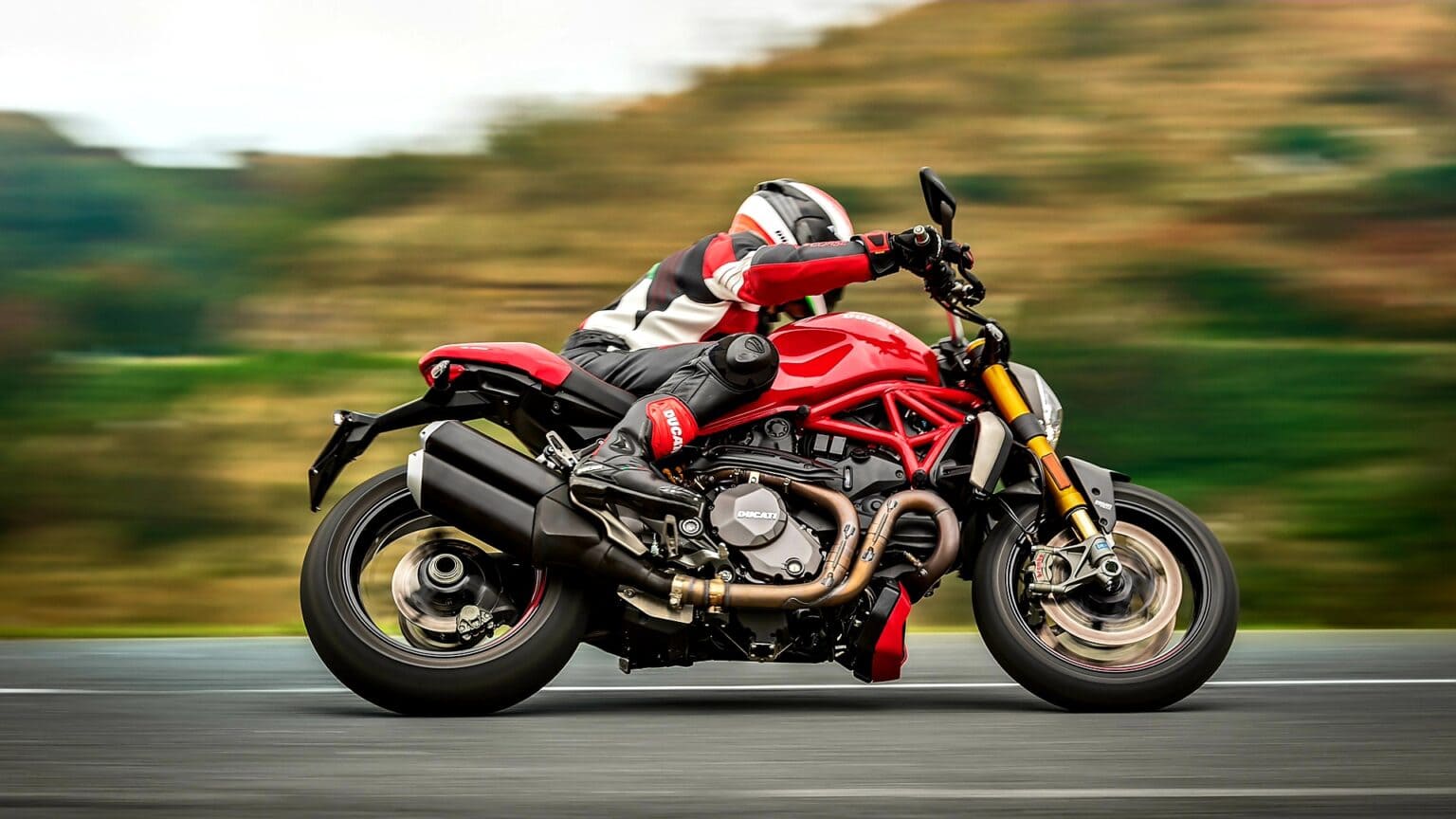 نگاهی به موتور سیکلت دوکاتی مانستر | Ducati Monoster موتور دوکاتی مانستر
