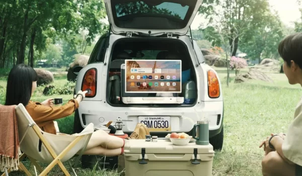 StanbyME Go LG تلوزیون چمدانی2 آسان‌سازان چمدان مجهز به تلوزیون بی سیم StanbyME | LG