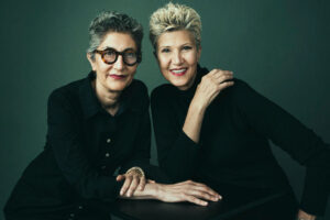 مژگان و گیسو حریری