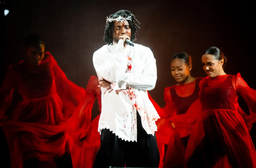 نگاهی به تاج "کندریکلامار" دستپخت "تیفانی" | Crown By Tiffany tiffany تاج کندریک لامار2 آسانسازان نگاهی به تاج "کندریکلامار" دستپخت "تیفانی" | Crown By Tiffany