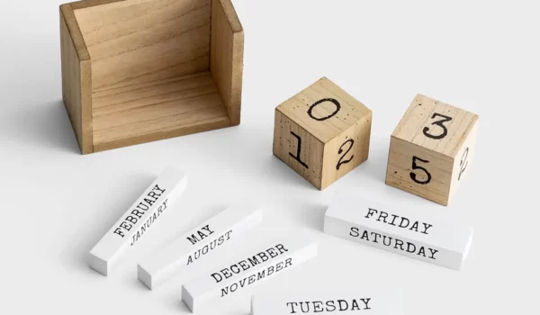 تقویم ابدی آسان‌سازان چالش طراحی: تقویم ابدی