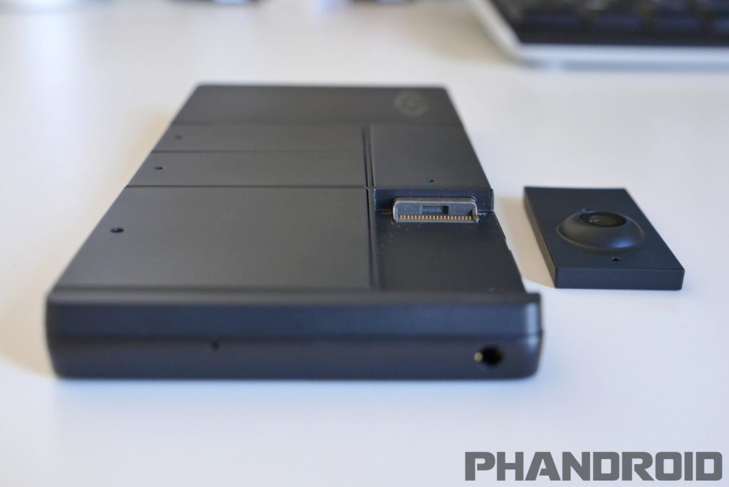 پروژه آرا: نگاهی به موبایل ماژولار گوگل | Project Ara project ara phone 28 1024x684 1 آسان: باشگاه طراحی و پرورش محصول پروژه آرا: نگاهی به موبایل ماژولار گوگل | Project Ara