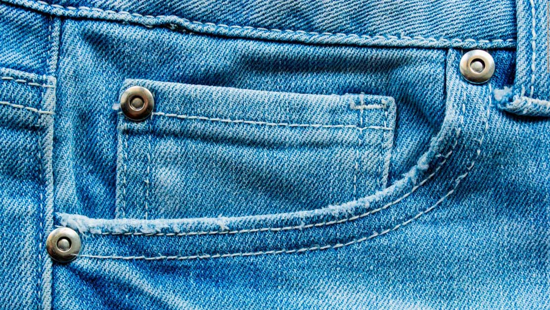rivets on jeans آسان‌سازان طراحی اسکیومورفیسم و فلت | Flat vs Skeuomorphism