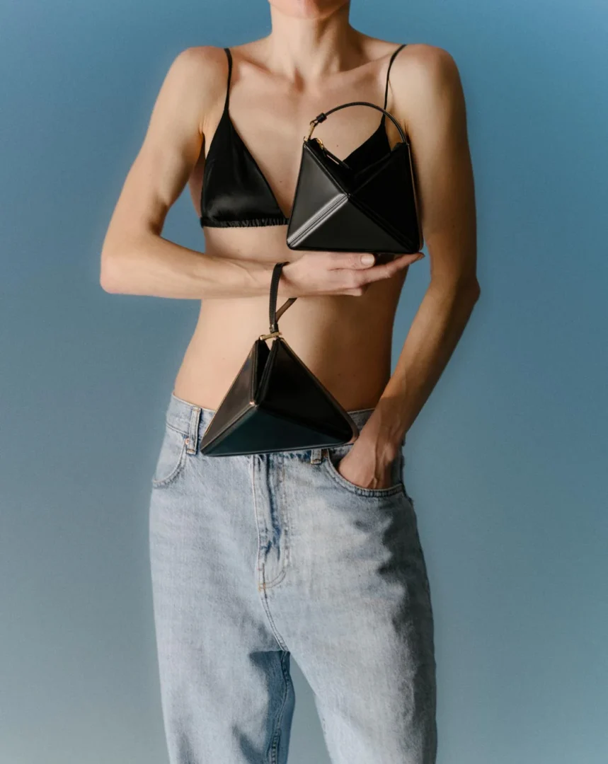 Mlouye طراحی کیف 3 آسان&zwnj;سازان Mlouye:کیف و کفش&zwnj;های هندسی مِلوی