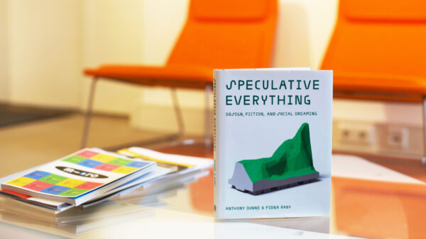 کتاب "طراحی گمانی" از آنتونی دان و فیونا ربی | Speculative Everything طراحی گمانی آسان: باشگاه طراحی و پرورش محصول کتاب "طراحی گمانی" از آنتونی دان و فیونا ربی | Speculative Everything