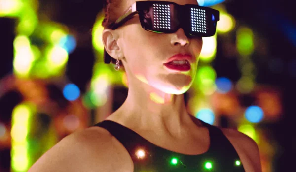 لومین Lumen Couture – لباس‌های LED پیوند هنر و تکنولوژی 👗💡