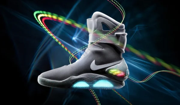 معرفی کفش Self-Lacing از نایک ترکیب آینده‌نگری و تکنولوژی