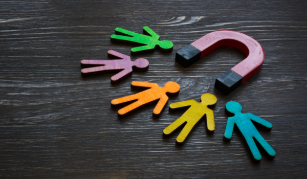 معماری توجه: هنر جلب و حفظ تمرکز کاربران | Attention Architecture