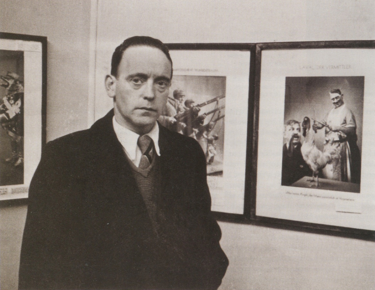 john heartfield جان هرت‌فیلد طراح گرافیک که با تصویرسازی علیه فاشیسم جنگید 1 آسان‌سازان جان هرت‌فیلد: طراح گرافیک که با تصویرسازی علیه فاشیسم جنگید | John Heartfield