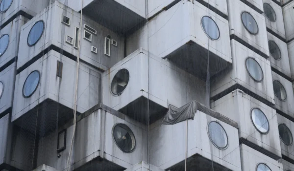 برج کپسولی ناکاگین نمادی از طراحی ماژولار و آینده‌نگرانه (Nakagin Capsule Tower)