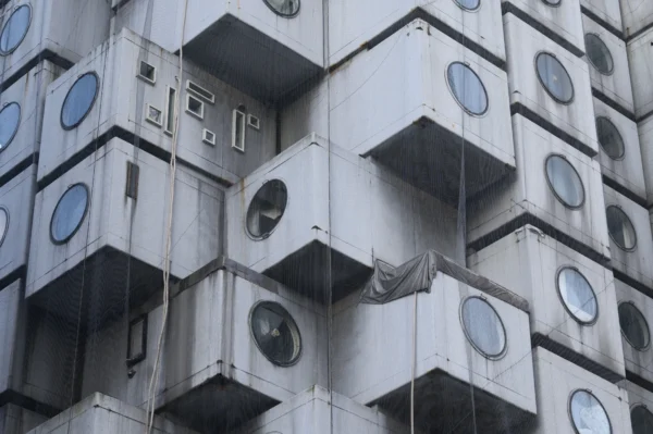 برج کپسولی ناکاگین نمادی از طراحی ماژولار و آینده‌نگرانه (Nakagin Capsule Tower)