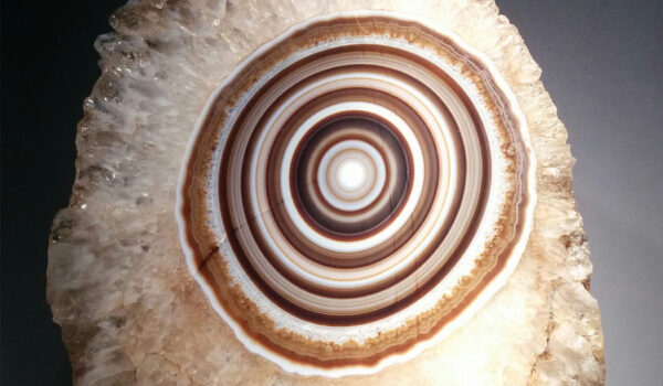 Quartz Uruguay_dationCaillois از مجموعه راجر کایلو، در موزه ملی تاریخ طبیعی پاریس - © MNHN - François Farges