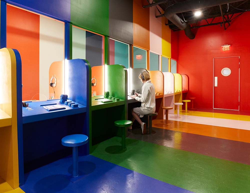 Color Factory: تجربهای غوطهور در دنیای رنگها Color Factory – تجربهای غوطهور در دنیای رنگها 🎨✨ آسانسازان Color Factory: تجربهای غوطهور در دنیای رنگها