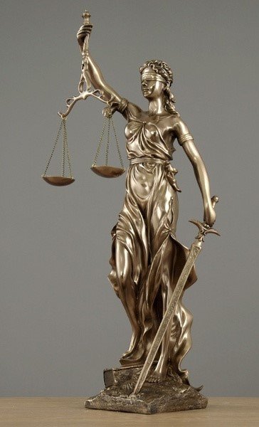 نمادشناسی معروفترین مجسمههای جهان ⚖️ مجسمه الهه عدالت Lady Justice 1 باشگاه طراحی و پرورش محصول نمادشناسی معروفترین مجسمههای جهان