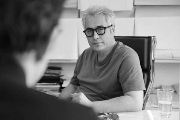 علیرضا تغابنی :معمار ایدهگرا و سازنده فرمهای زنده در ایران معاصر علیرضا تغابنی معمار ایدهگرا و سازنده فرمهای زنده در ایران معاصر