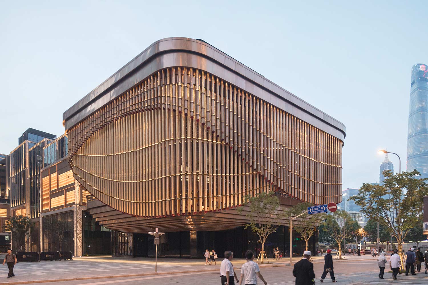 معماری جنبشی: طراحی فضاهای پویا چندکارکردی (Kinetic Architecture) معماری جنبشی Kinetic Architecture Bund Finance Center آسان: باشگاه طراحی و پرورش محصول معماری جنبشی: طراحی فضاهای پویا چندکارکردی (Kinetic Architecture)