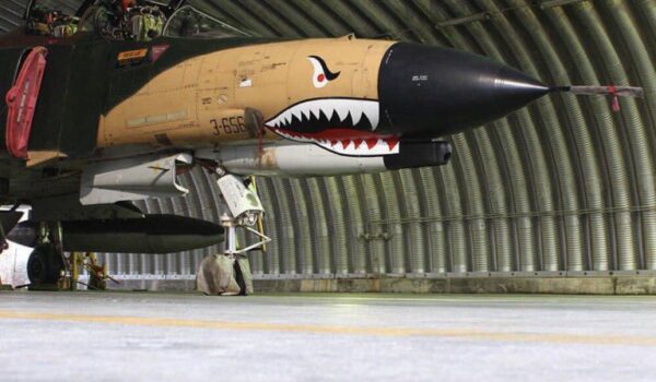 🦈 وقتی طراحی دندان نشان می‌دهد چرا برخی هواپیماهای نظامی، نقاشی دهان کوسه دارند؟ 3 آسان: باشگاه طراحی و پرورش محصول چرا برخی هواپیماهای نظامی، نقاشی "دهان کوسه" دارند؟ 🦈وقتی طراحی دندان نشان می‌دهد