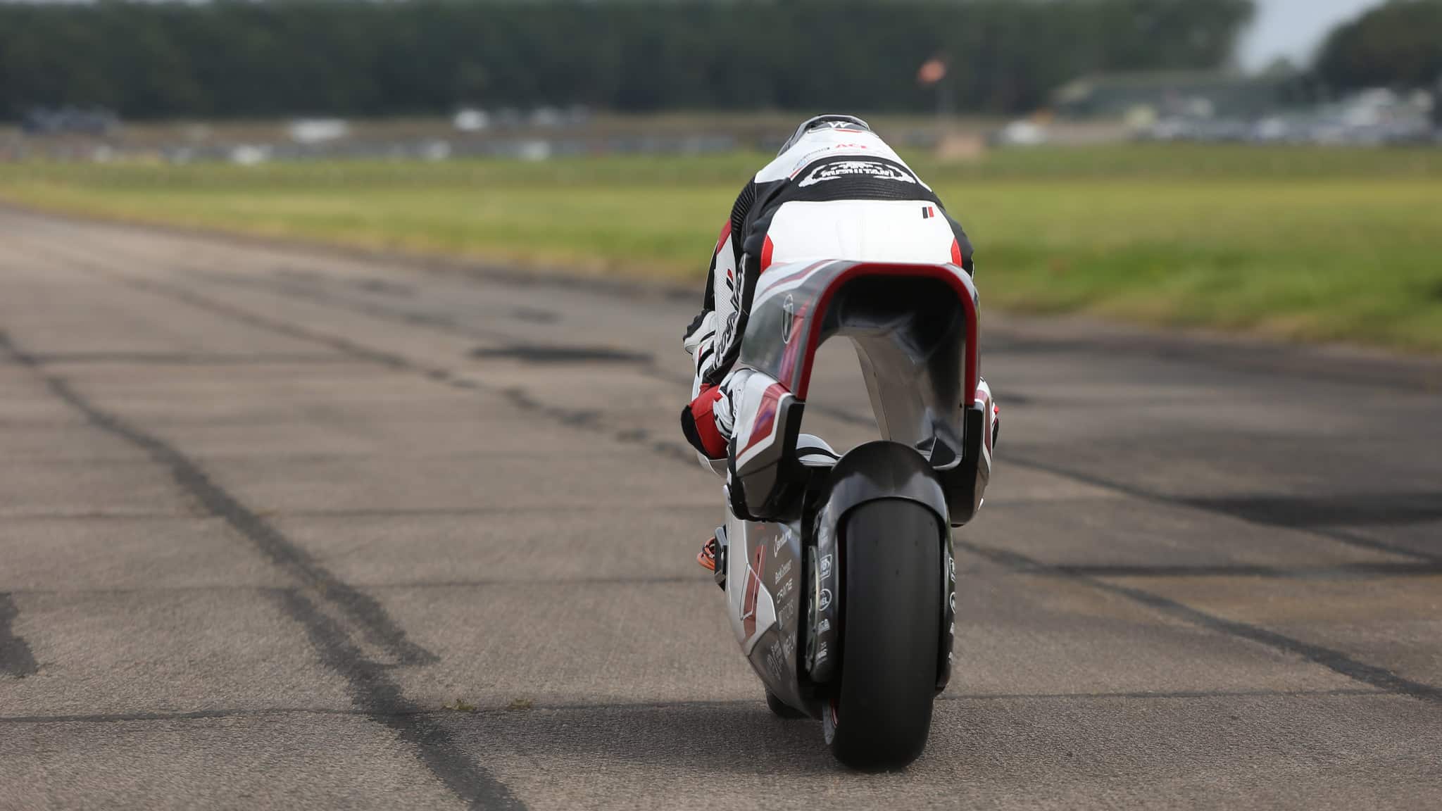 لوله ونتوری و اثر آن در طراحی صنعتی (Venturi Tube & Effect) 🏍️ WMC250EV موتور برقی با تونل ونتوری برای رکورد سرعت 2 آسانسازان لوله ونتوری و اثر آن در طراحی صنعتی (Venturi Tube & Effect)