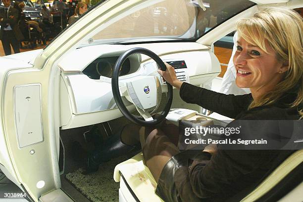 🚗 Volvo YCC 2005 &ndash; خودروی مفهومی طراحی&zwnj;شده توسط زنان برای زنان آسان&zwnj;سازان وسایل نقلیه &laquo;زنانه&raquo; در تاریخ طراحی: از Triumph Tina تا Volvo YCC