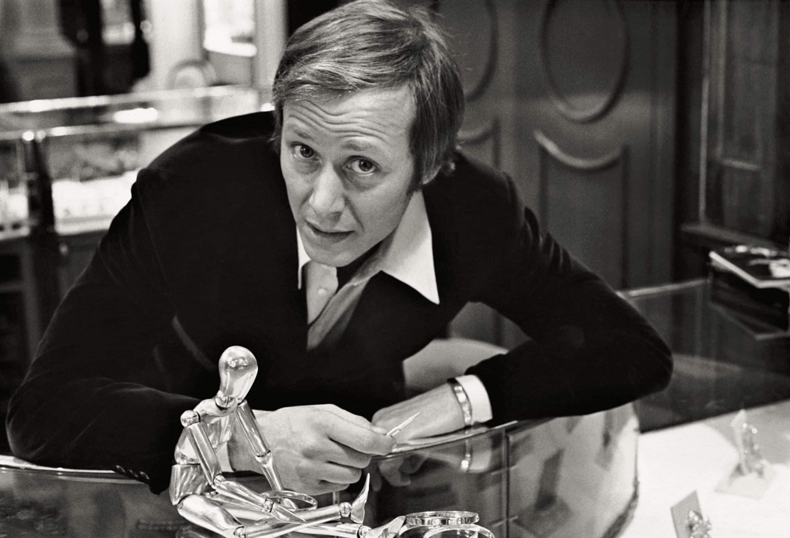 Juste un Clou💍 معرفی آلدو چیپولو – پدر عشق قفل‌دارCartier Juste un Clou 2 آسان: باشگاه طراحی و پرورش محصول آلدو چیپولو: طراح عشق قفل‌دار 💍Aldo Cipullo