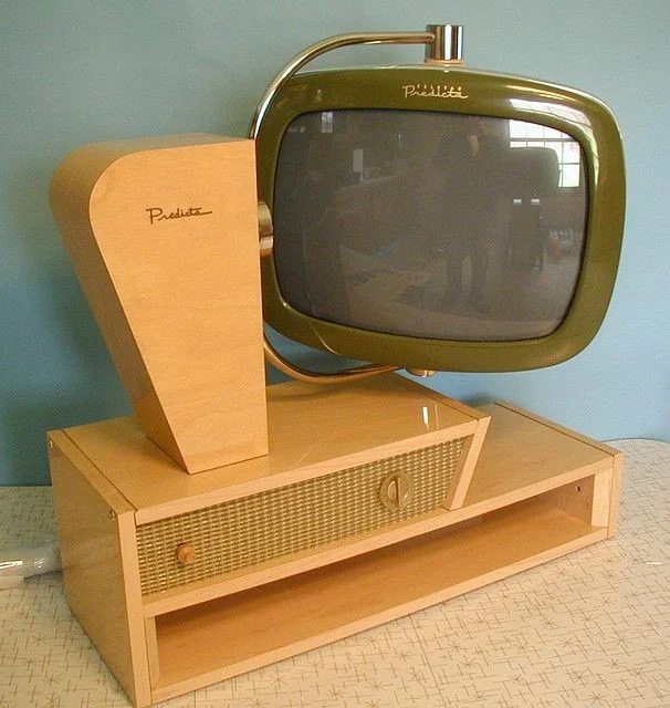 Philco Predicta: میز TV چرخان دهه 50 Philco Predicta میز TV چرخان دهه 50 1 باشگاه طراحی و پرورش محصول Philco Predicta: میز TV چرخان دهه 50