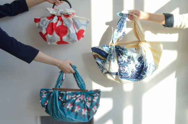 Furoshiki: از سنت ژاپنی تا طراحی پایدار مدرن کیف👜 furoshiki 4 باشگاه طراحی و پرورش محصول Furoshiki: از سنت ژاپنی تا طراحی پایدار مدرن کیف👜