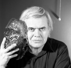 هانس رودولف گیگر: تصویرساز بیومکانیکی (H. R. Giger) هانس رودولف گیگر تصویرساز بیومکانیکی H. R. Giger، 4 آسانسازان هانس رودولف گیگر: تصویرساز بیومکانیکی (H. R. Giger)