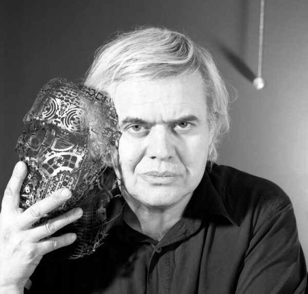 هانس رودولف گیگر: تصویرساز بیومکانیکی (H. R. Giger) هانس رودولف گیگر تصویرساز بیومکانیکی H. R. Giger، 4 آسان: باشگاه طراحی و پرورش محصول هانس رودولف گیگر: تصویرساز بیومکانیکی (H. R. Giger)