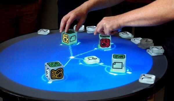 🧠 Tangible Bits وقتی اطلاعات لمس‌پذیر می‌شن