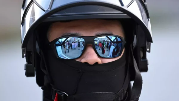 🛡️ ICEBlock وقتی یک اپ ساده، تبدیل به ابزار دفاع دیجیتال می‌شود