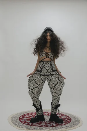 DorianWHO کالکشن NOOR دورین‌هو 5 آسان‌سازان دورین هو: طراحی لباس پایدار Dorian Who