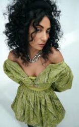 دورین هو: طراحی لباس پایدار Dorian Who دورین هو طراحی لباس Dorian Who آسانسازان دورین هو: طراحی لباس پایدار Dorian Who