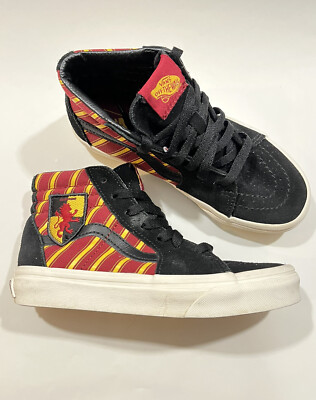 Vans × Harry Potter کالکشن وَنس‌های هری‌پاتر 2 آسان‌سازان Vans × Harry Potter: کالکشن وَنس‌های هری‌پاتر