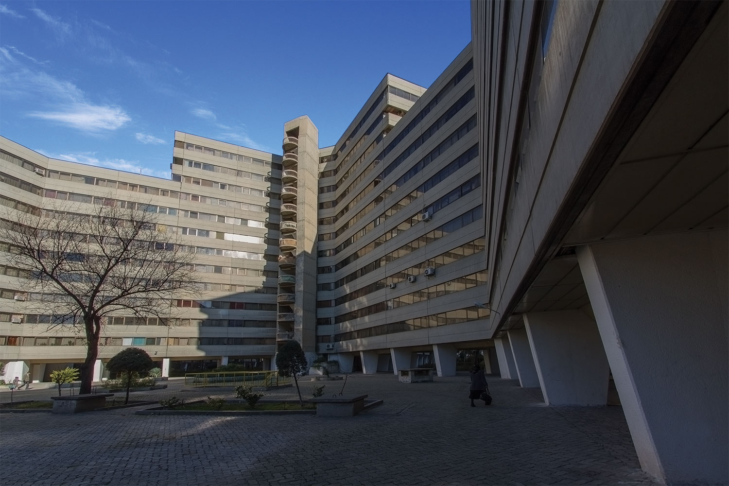 بروتالیسم Brutalism؛ خام، صریح و بی‌پرده آسان‌سازان بروتالیسم (Brutalism)؛ خام، صریح و بی‌پرده