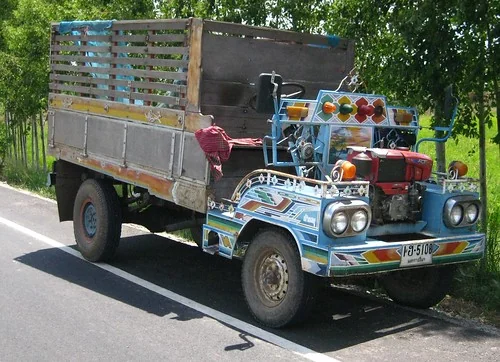 Trucks and Tuk Tuks: 🚚 طراحی وسایل نقلیه از لنز Christopher Herwig Trucks and Tuk Tuks 🚚 طراحی وسایل نقلیه از لنز Christopher Herwig 1 آسان: باشگاه طراحی و پرورش محصول Trucks and Tuk Tuks: 🚚 طراحی وسایل نقلیه از لنز Christopher Herwig